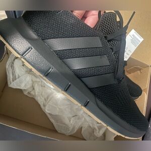 NWT Adidas swift run men’s size 9